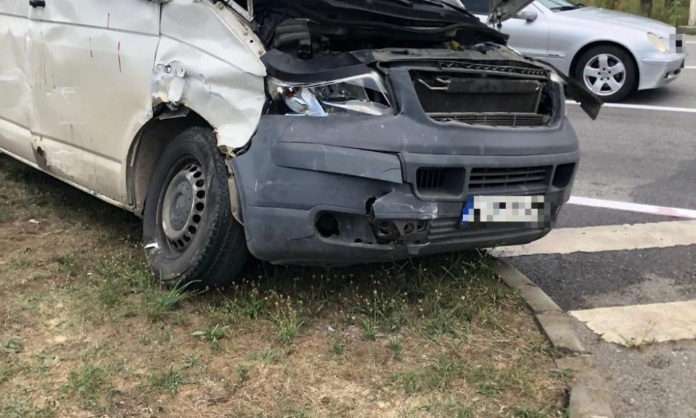 Accident pe un drum din Cluj Impact între un TIR și o autoutilitară