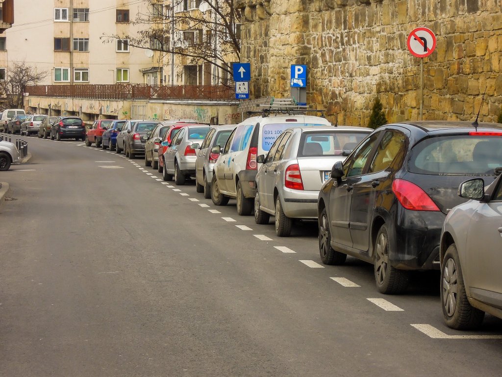 Clujenii din zona centrală pot să își plătească în avans abonamentele de parcare