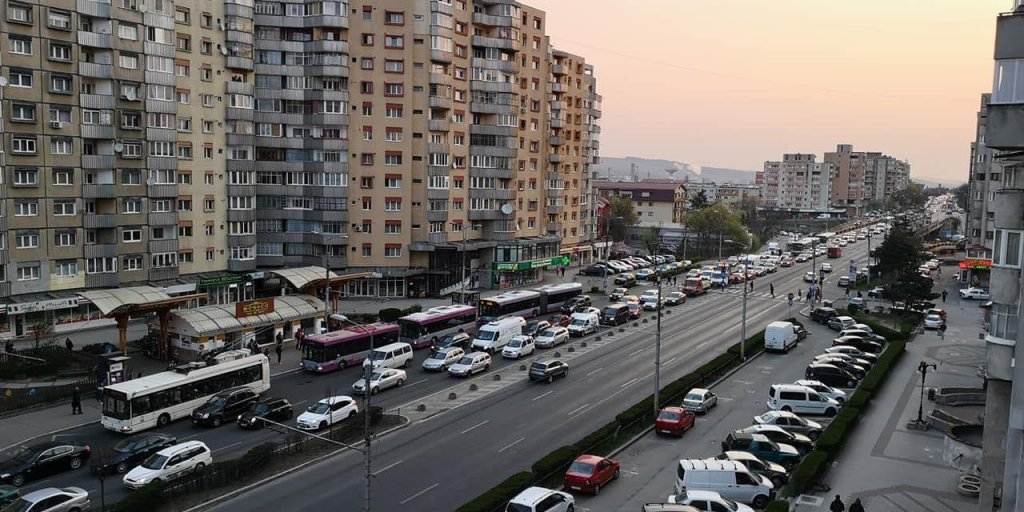 De ce se alunecă pe străzile Clujului? Boc: "Nu s-a dat cu nicio soluție". Care este explicația