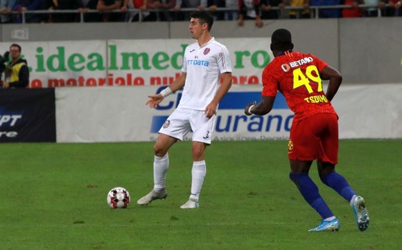 Petrescu s-a convins de Paşcanu după jumătate de sezon: „Dacă găsim o echipă îl vom da”