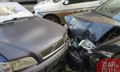 Cinci mașini au fost avariate într-un accident provocat de un șofer căruia i s-a făcut rău