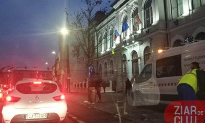 După sesizarea Ziar de Cluj, Primăria a dat jos semnele de pe Barițiu