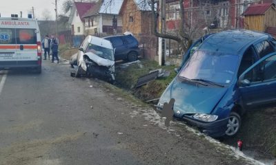 O șoferiță începătoare a făcut prăpăd la Cluj. A intervenit elicopterul SMURD