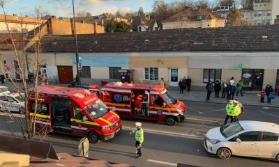 Cluj: Două mașini lovite și o femeie la spital, după o traversare neregulamentară