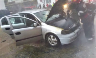 O mașină a luat foc lângă o conductă de gaz, în apropierea unui bloc din Florești