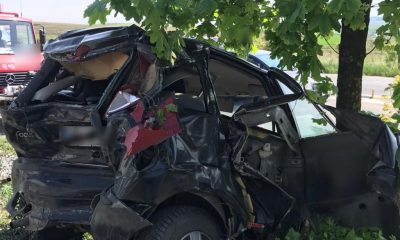 Accident cu răniți în Tureni. O mașină a fost aruncată-n decor de un microbuz