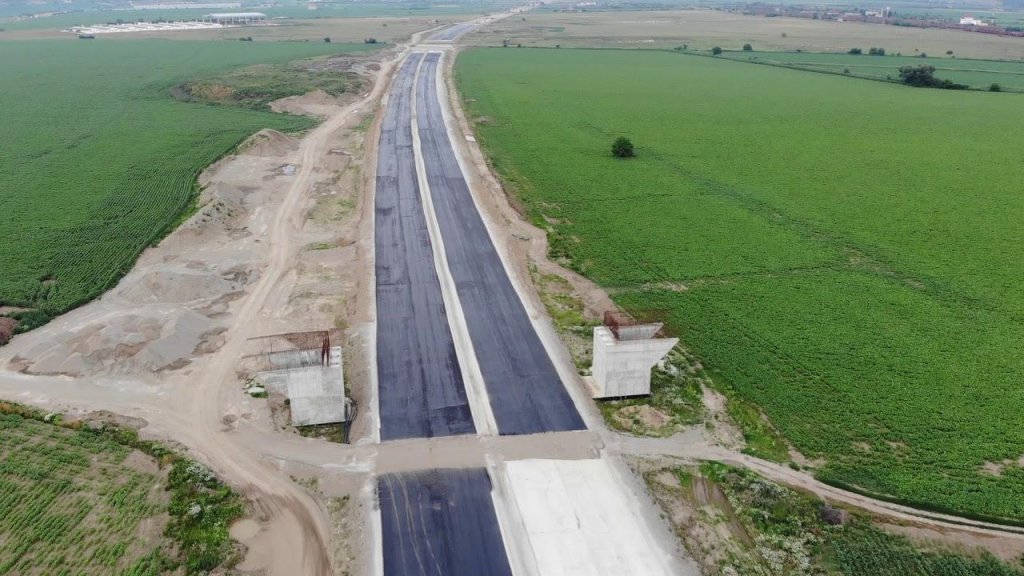 Când vom putea circula de la Cluj la Sebeş pe autostradă? Ministrul Transporturilor şi premierul Orban, pe şantierul A10