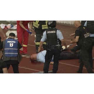 Suporterul care a lovit un jandarm cu scaunul în cap, pe Cluj Arena, condamnat la închisoare