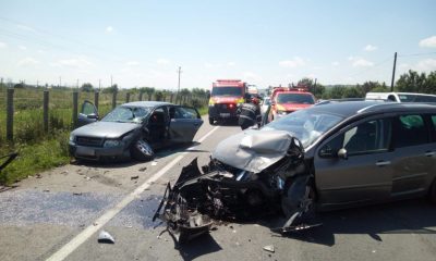 Accident pe Cluj-Gherla. Intervin ambulanța și descarcerarea