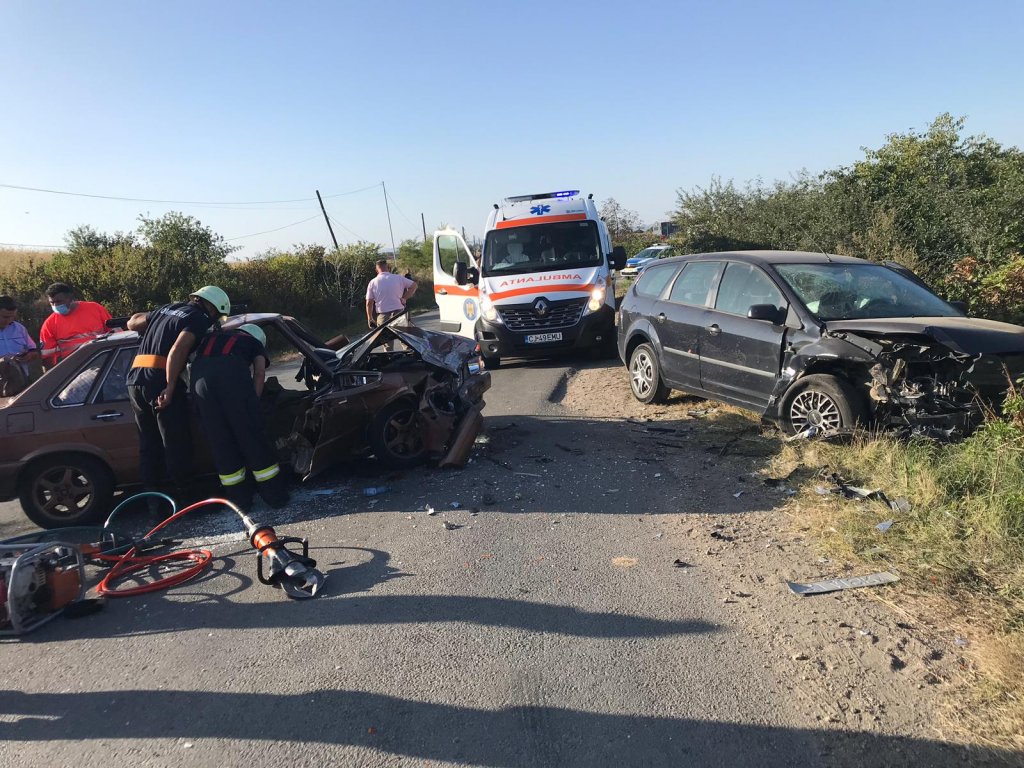 Accident mortal pe un drum din Cluj! Impactul dintre două maşini a curmat o viaţă