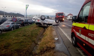 Accident spectaculos între Florești și Gilău. Mașină răturnată cu roțile în sus