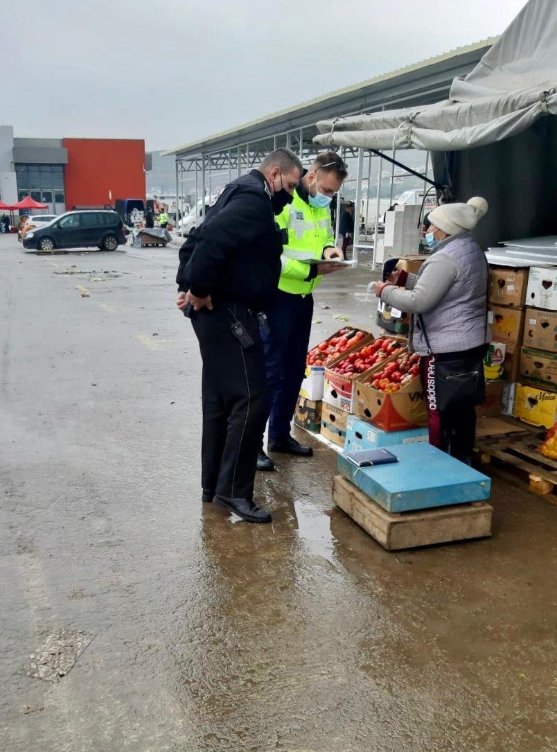 Inspectorii ITM și polițiștii au luat la puricat piața de gros din Dezmir