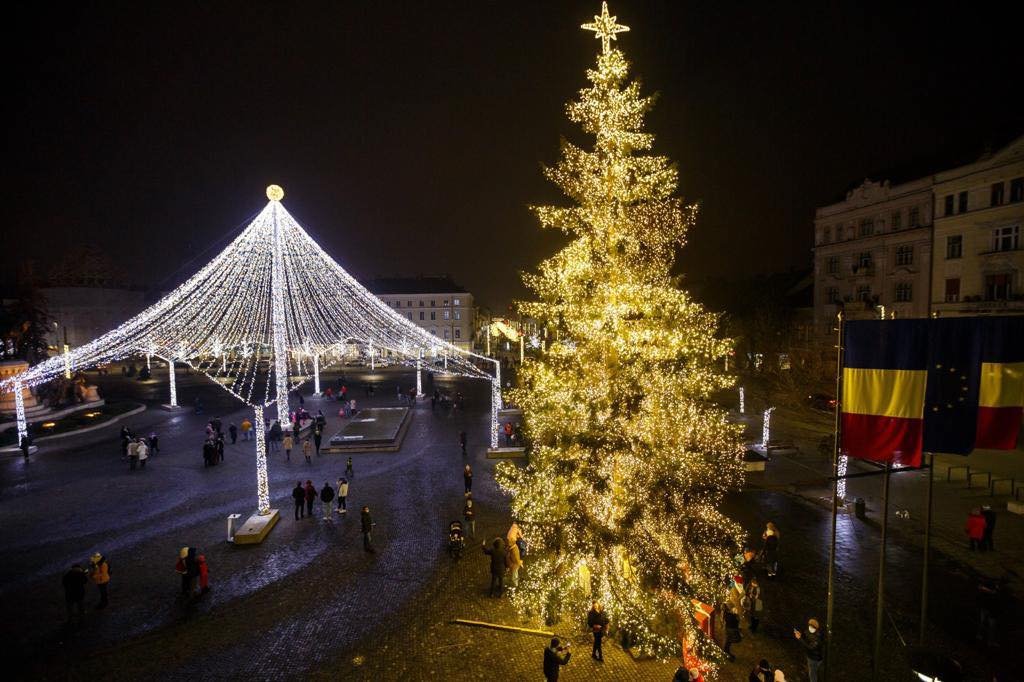 Cum arată Clujul îmbrăcat în straie de sărbătoare