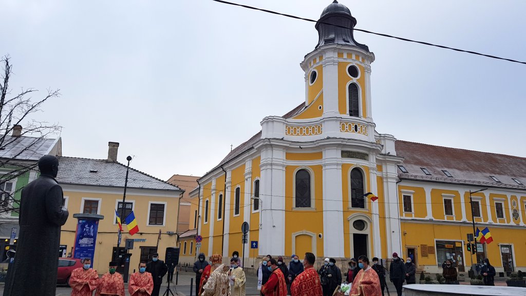 Moment omagial de Ziua Națională la statuia din Cluj a lui Iuliu Hossu