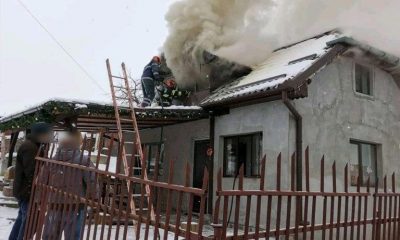 Trei ore s-au luptat pompierii să stingă un incendiu la o casă din Apahida. De la ce a pornit focul