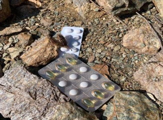 9 saci cu medicamente au fost adunaţi de fapt de la Tarniţa, dar autorităţile spun că nu a fost afectată calitatea apei