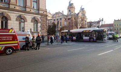 ACCIDENT cu un autobuz CTP în centrul Clujului. 6 persoane, printre care un minor de 13 ani, au ajuns la spital