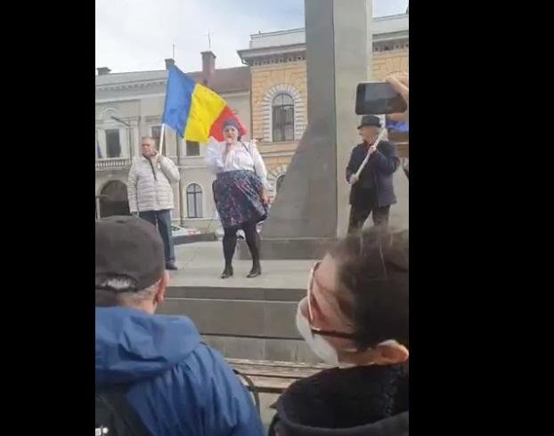 Amendă pentru organizatorul protestului anti restricţii de la Cluj, la care a participat şi Diana Șoșoacă