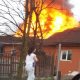 Casă cuprinsă de flăcări pe strada Giordano Bruno din Cluj-Napoca