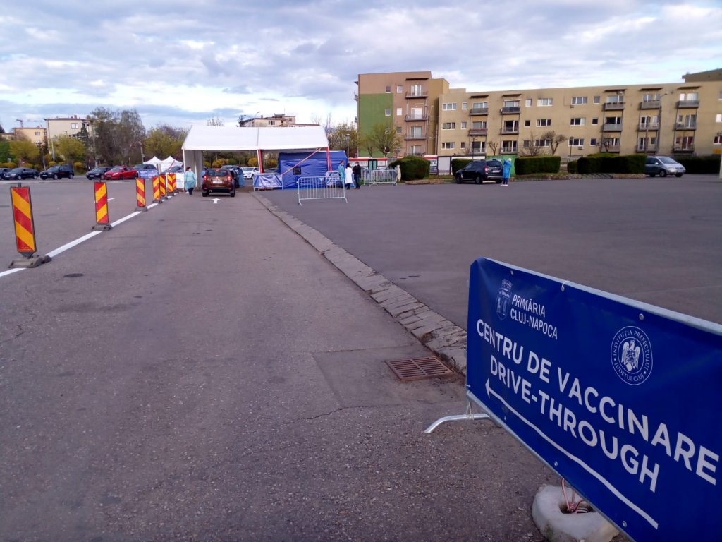 Pustiu la centrul de vaccinare drive-through de la Cluj-Napoca, cu două ore înainte de închidere