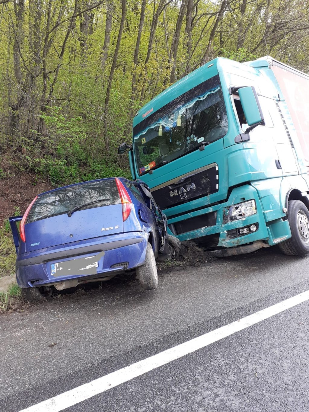 Accident tragic pe șoseaua Oradea  - Cluj. Tânărul șofer de 20 de ani a murit