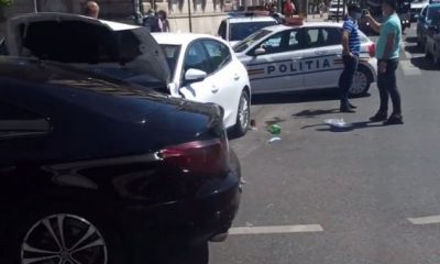 Accidentul din Piața Avram Iancu, din cauza unui șofer căruia i s-a făcut rău: "Nu a mai controlat mașina"