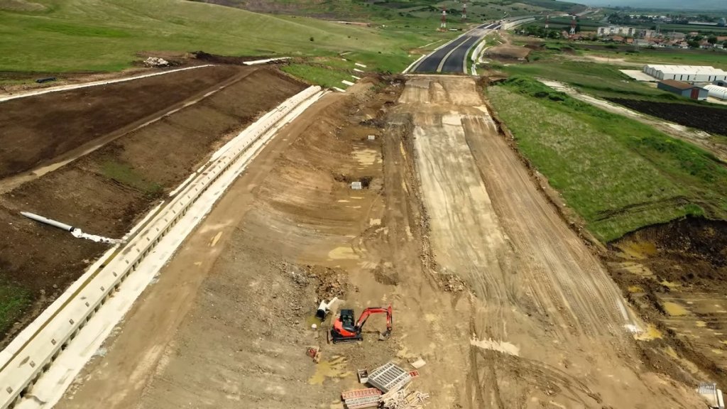 Autostrada completă între Sibiu şi Cluj Napoca, amenințată de lipsa de asfalt