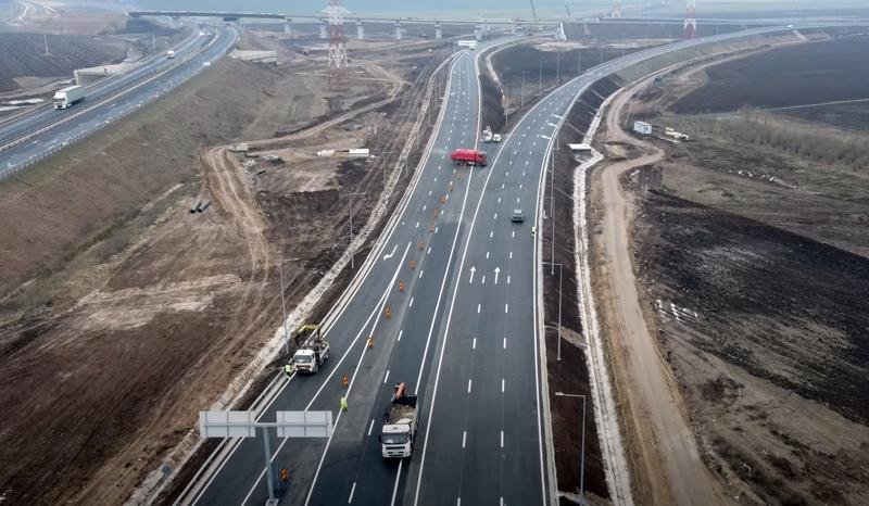 Se lucreaza inca pe un tronson din autostrada Sebeș-Turda, la jumate de an dupa deschiderea traficului