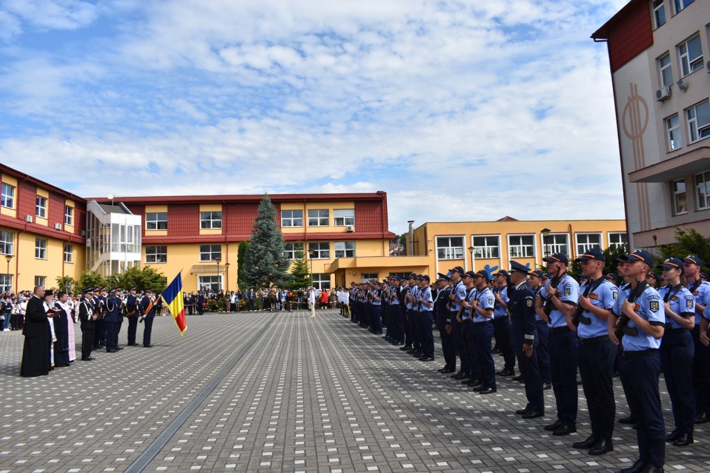 Elevii Școlii de Agenți de Poliție Cluj au depus jurământul militar
