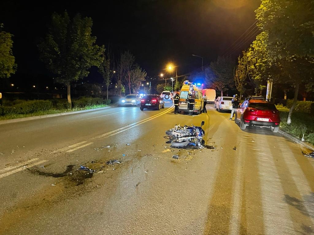 Motociclist pus la pământ pe Bulevardul 21 Decembrie din Cluj-Napoca