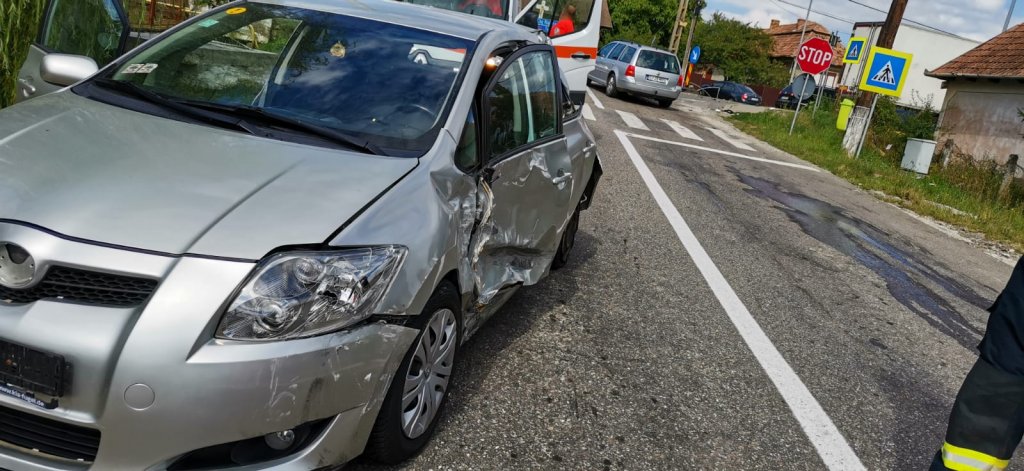 Accident cu două mașini și un TIR pe Cluj - Turda