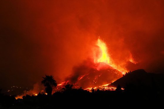 Norul de gaze provocat de erupţia vulcanului din La Palma a ajuns şi în România