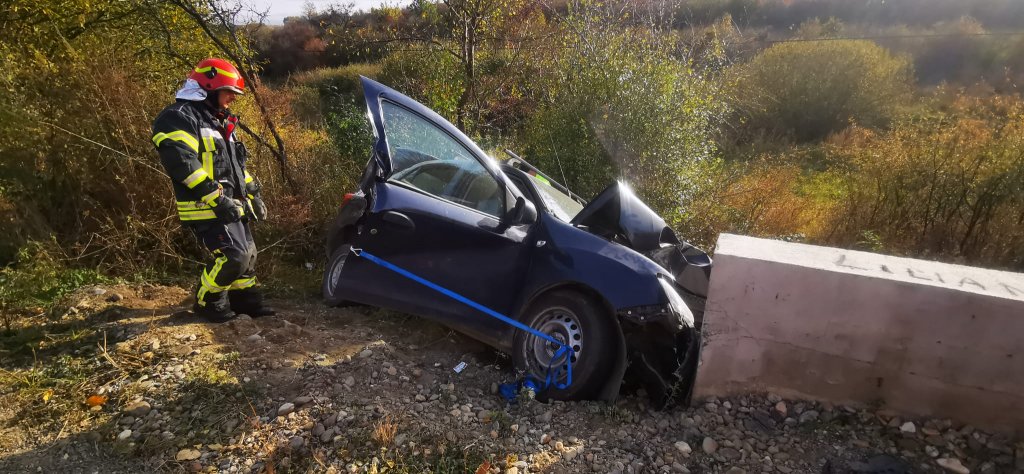 ACCIDENT teribil în Cluj! Un şofer A MURIT în impactul cu un cap de pod de pe contrasens