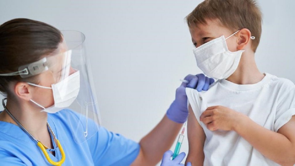 Pfizer cere autorizarea vaccinului anti-COVID pentru copiii între 5 şi 11 ani