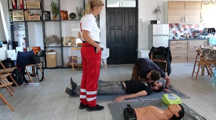 Cluj. Zeci de curieri sunt instruiți să ofere primul ajutor în cazul unor urgenţe