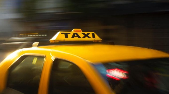 Clujul s-ar putea goli de taxiuri din noaptea de Revelion. O nouă condiţie pentru maşini, de la 1 ianuarie
