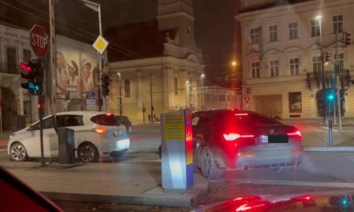 (Video) Cluj: Cu BMW, dar fără bani de parcare. Cum fentează șmecherii bariera de la parcarea din Piața Unirii