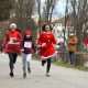 Copiii și adulții din Cluj au alergat după Moș Crăciun în scop caritabil