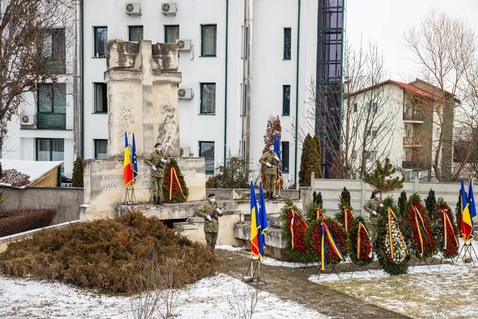 Dacian Cioloș și Petre Roman la Ziua memoriei victimelor Comunismului în România în Cluj-Napoca