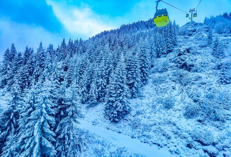 Pârtie de schi olimpică și telegondolă, la doar 180 km de Cluj. Se deschide săptămâna viitoare