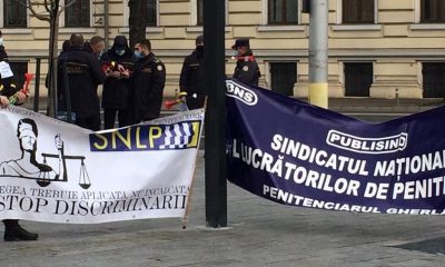 Polițiștii, angajații din penitenciare și militarii rezerviști protestează joi în fața Prefecturii Cluj