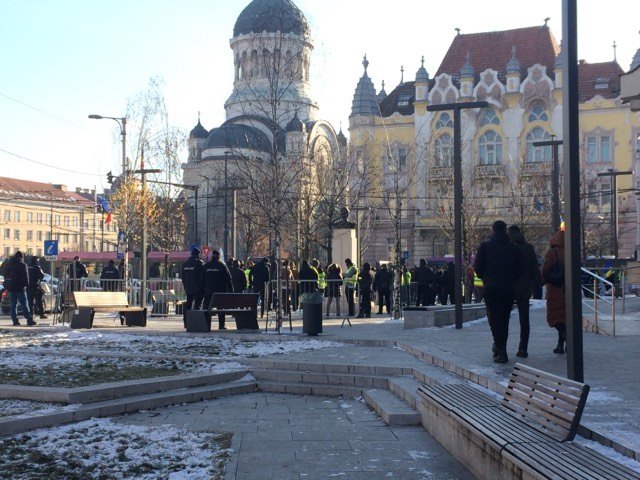 Protestele continuă la Cluj, în prag de Crăciun. Ce cer angajații din poliție, penitenciare și militarii rezerviști