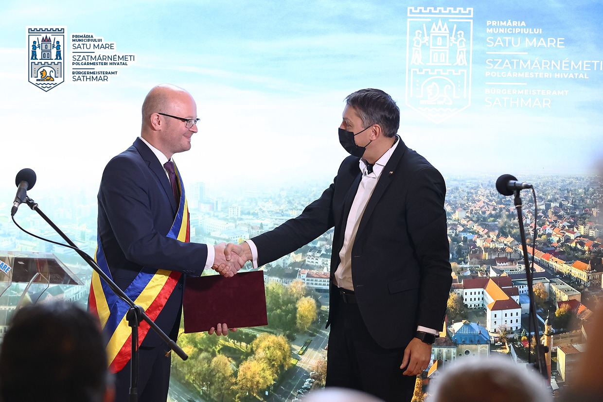 Rectorul UBB, Daniel David a primit titlul de cetatean de onoare al unui oras din Ardeal - E fain la Cluj!