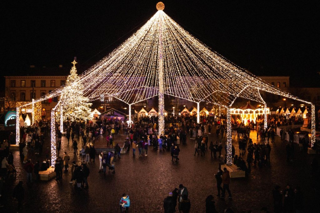 Târgul de Crăciun de la Cluj-Napoca, subiect de propagandă în presa din Ungaria