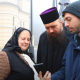 VIDEO. Bunica Lenuta din Chinteni l-a dus pe Mircea Bravo la Manastire - E fain la Cluj!