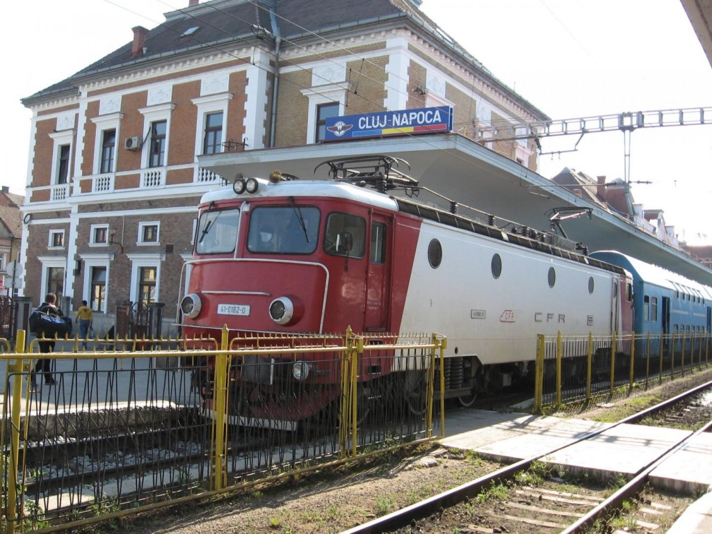 3 miliarde lei pentru primele două tronsoane din modernizarea căii ferate Cluj–Episcopia Bihor: trenurile vot circula cu 120 - 160 km/h