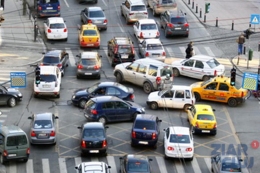 ATENȚIE COCALARI: Guvernul a modificat Codul Rutier. Noile sancțiuni pentru șoferii agresivi în trafic