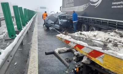 Carambol cu 10 mașini pe autostrada A1 după un accident între un autoturism și un TIR. Circulația este închisă