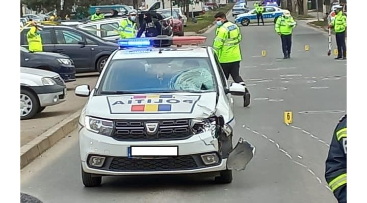 Fanii Universității Cluj se revoltă după ce un polițist a lovit mortal o fetiță: 'Era deja arestat și condamnat dacă era un om oarecare, un suporter sau om de rând'