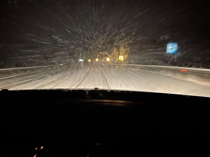 Ninge ca în povești la Cluj. Șoferii se plâng că drumurile nu sunt curățate